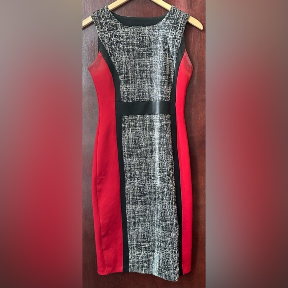 🎊2 for $20🎊 Adorable Enfocus Studios Red Dress with Gray Pattern - Picture 1 of 5